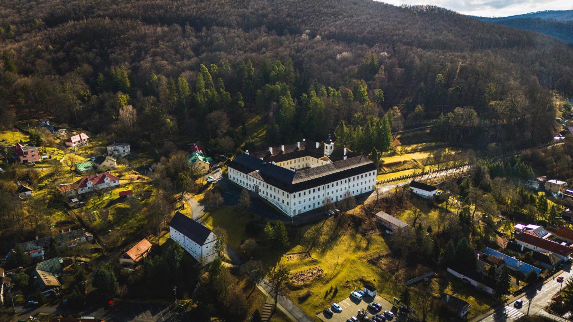 Sovi Dom- Historicke Apartmany Z 19 Storocia, 4Km Od Banskej Stiavnice Svaty Anton Екстер'єр фото