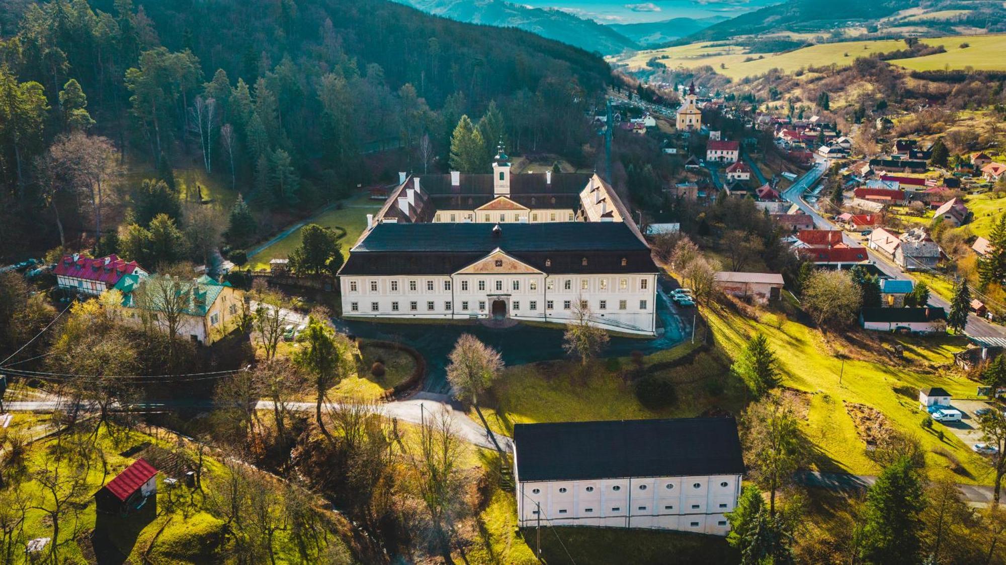 Sovi Dom- Historicke Apartmany Z 19 Storocia, 4Km Od Banskej Stiavnice Svaty Anton Екстер'єр фото